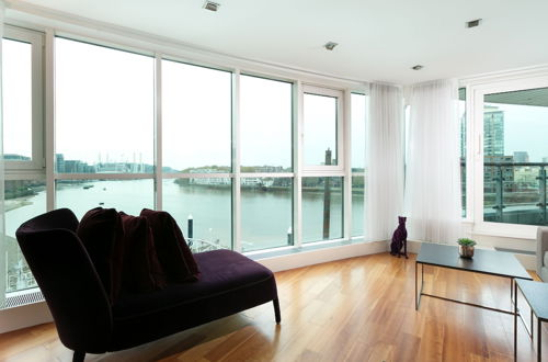 Photo 32 - River view Luxury 3bed flat with views