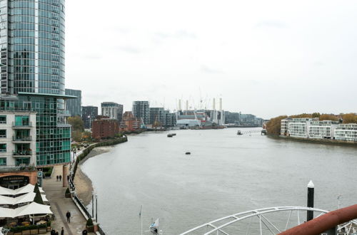 Photo 35 - River view Luxury 3bed flat with views