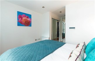 Photo 2 - River view Luxury 3bed flat with views