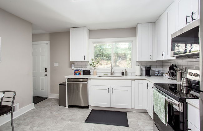 THE GAMER-4BR Home-Near Everything ATL - Photo 15