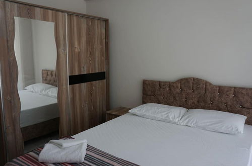 Photo 2 - Lovely 2 Rooms Apartment With Pool and Air Con