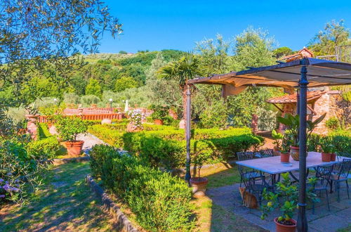 Photo 10 - Nice Farmhouse in Montecatini Terme with Sauna & Hot Tub