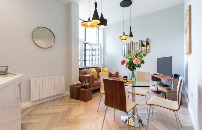 Elliot Oliver - Stylish 2 Bedroom Town Centre Apartment - Foto 12