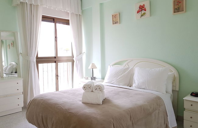 Sky-High Seaside Fuengirola Flat - Photo 1