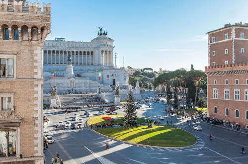 Photo 26 - Rental In Rome Piazza Venezia View Luxury Apartment