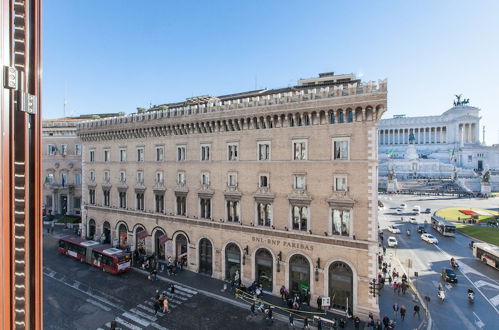 Photo 25 - Rental In Rome Piazza Venezia View Luxury Apartment