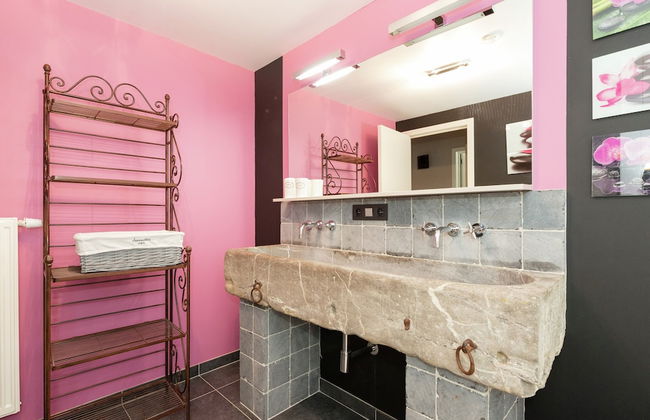 Magnificent Character Cottage with Spa Tub near Marche-en-Famenne - Foto 21
