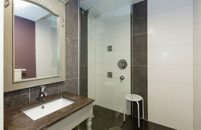 Magnificent Character Cottage with Spa Tub near Marche-en-Famenne - Foto 19