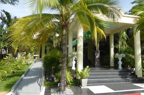 Photo 3 - Tropicana Beach Villa at VIP Resort