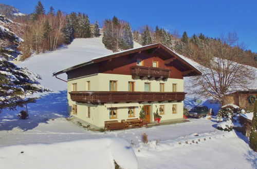 Photo 10 - Apartment in Taxenbach With Garden, Garden Furniture, BBQ