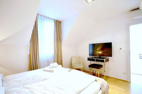 Photo 3 - City Center Penthouse Residence Graben