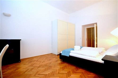 Photo 4 - Vienna Residence Quiet Apartment With Space for up to 6 People