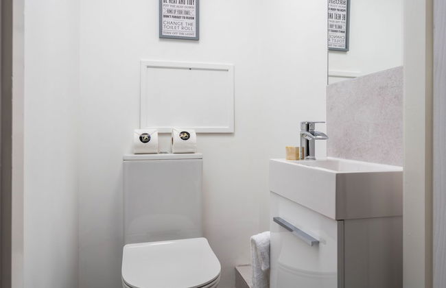 Marlborough Court - Donnini Apartments - Photo 8