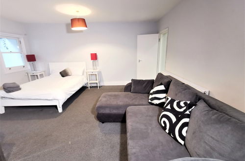 Photo 15 - Spacious 2 bed flat in Camden