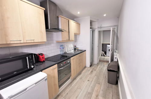 Photo 9 - Spacious 2 bed flat in Camden