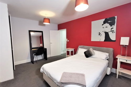 Photo 6 - Spacious 2 bed flat in Camden