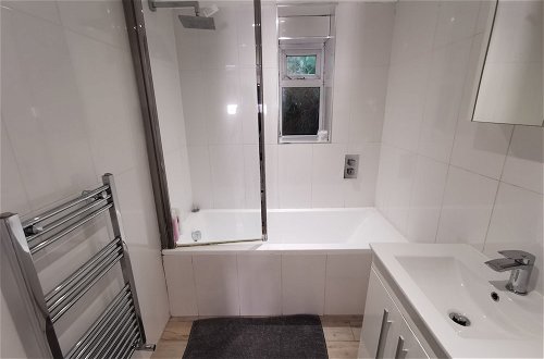 Photo 18 - Spacious 2 bed flat in Camden