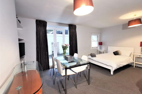 Foto 17 - Spacious 2 bed flat in Camden