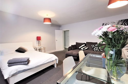 Photo 16 - Spacious 2 bed flat in Camden