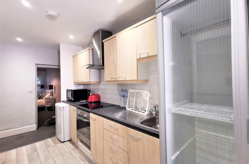 Photo 12 - Spacious 2 bed flat in Camden