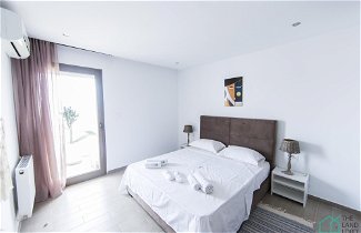 Foto 1 - Brand new Spacious 1bd apt With City View