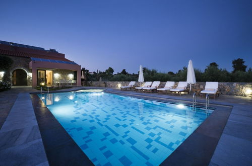 Photo 11 - Private Polished Mansion w Private Pool Jacuzzi