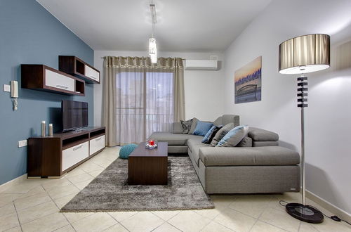 Photo 9 - Modern 2BR Sliema Apartment