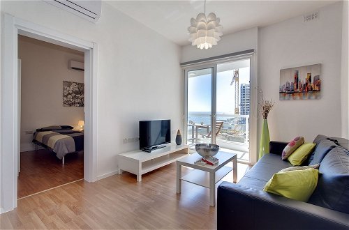 Foto 6 - Modern 2 Bedroom Seaview Apartment