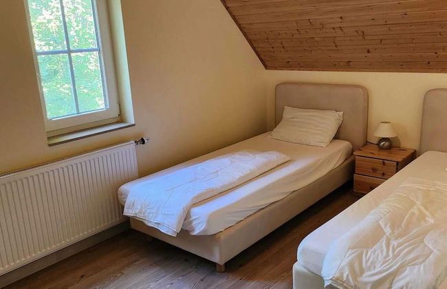 Tidy House With Sauna and Steam Bath, in a Forest - Foto 3