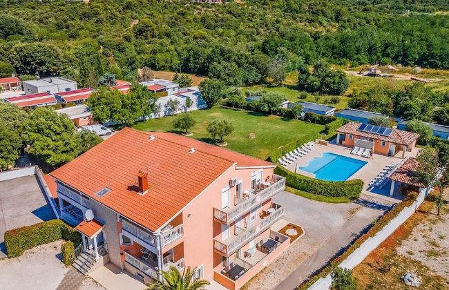 Classy Apartment in Banjole near Beach & Pula City - Foto 1