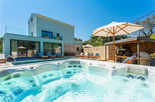 Foto 44 - Villa Eleanna Large Private Pool Sea Views A C Wifi Eco-friendly - 2546