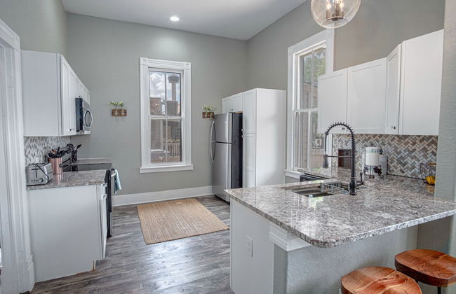 Restored Historic 2br/1.5ba House Near Downtown - Photo 19