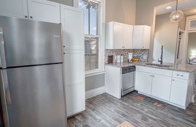 Restored Historic 2br/1.5ba House Near Downtown - Photo 17