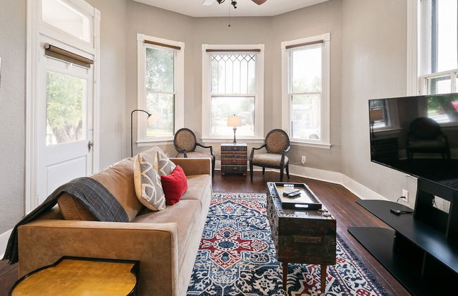 Restored Historic 2br/1.5ba House Near Downtown - Photo 24