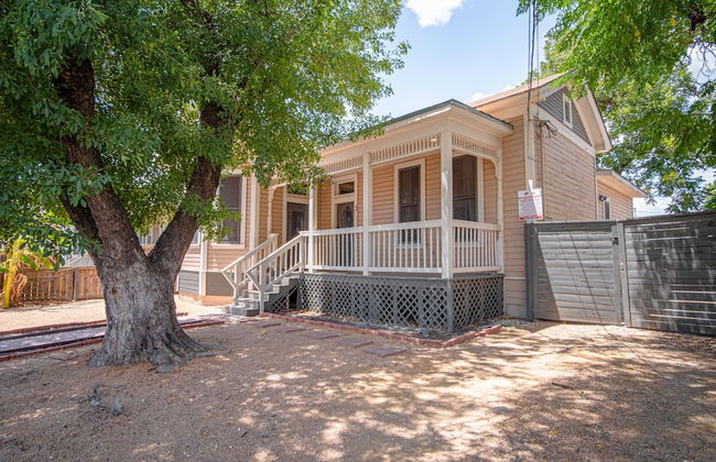 Restored Historic 2br/1.5ba House Near Downtown - Photo 50