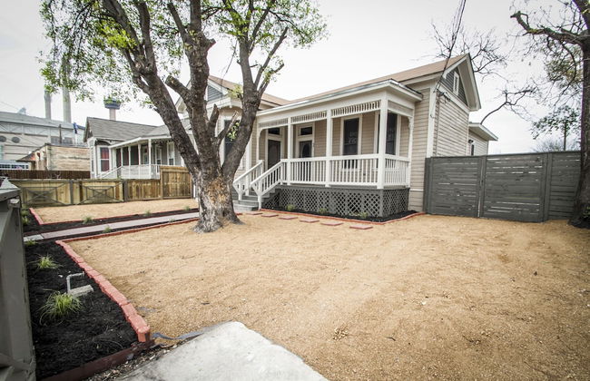 Restored Historic 2br/1.5ba House Near Downtown - Photo 48