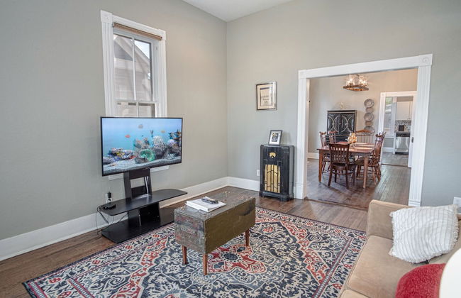 Restored Historic 2br/1.5ba House Near Downtown - Photo 21