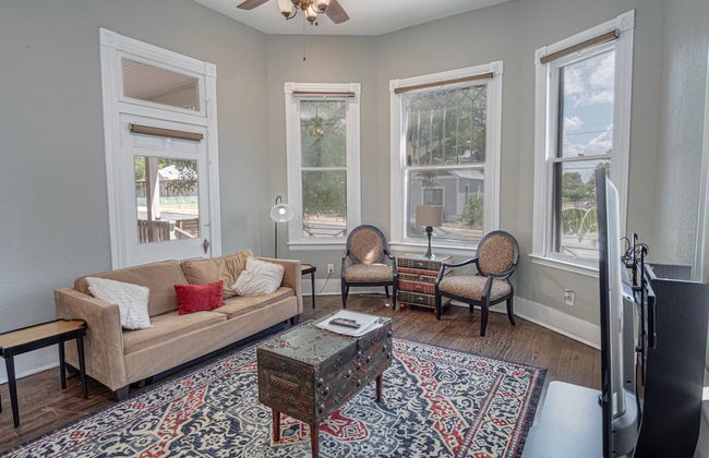 Restored Historic 2br/1.5ba House Near Downtown - Photo 22