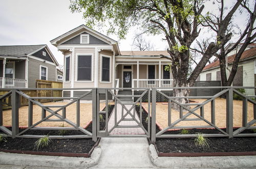 Foto 58 - Restored Historic 2br/1.5ba House Near Downtown