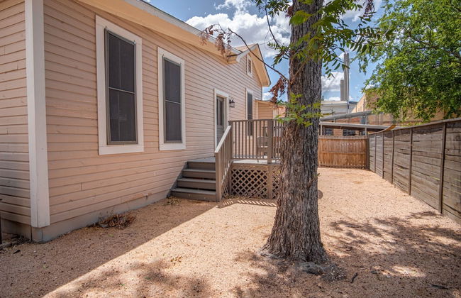 Restored Historic 2br/1.5ba House Near Downtown - Photo 51