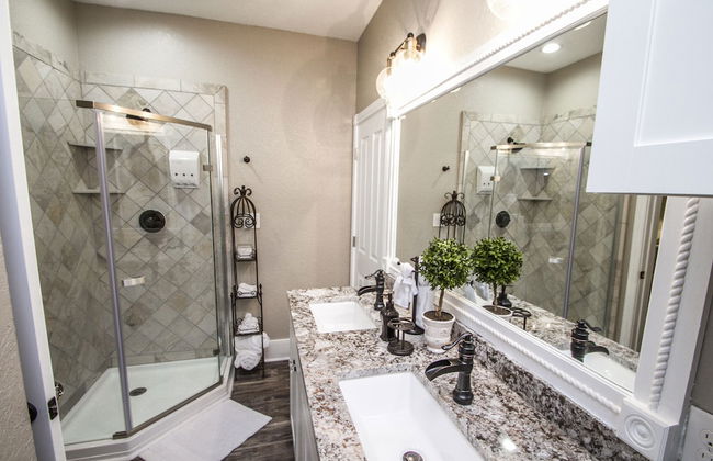 Restored Historic 2br/1.5ba House Near Downtown - Photo 29