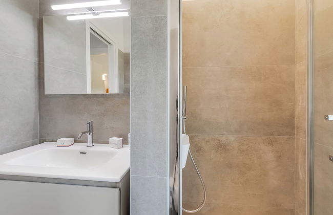 Bellevue Modern Apartment 5 - Photo 25