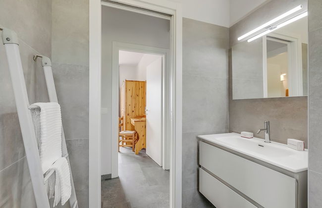 Bellevue Modern Apartment 5 - Photo 23