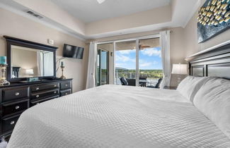 Foto 1 - The Wharf 521 by Youngs Suncoast