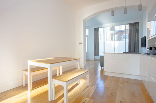 Photo 20 - Newly Refurbished Modern 3 Bedroom Apartment in Affluent Fulham