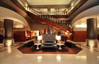 Photo 2 - Magnolia Hotel Dallas Downtown