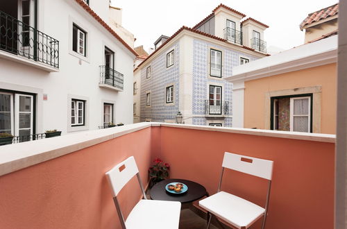 Photo 13 - Romantic Rooftop 1BR in Alfama - Gonzalo's Guest