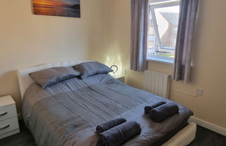 Foto 2 - Impeccable Beachfront 2-bed Cottage in St Bees