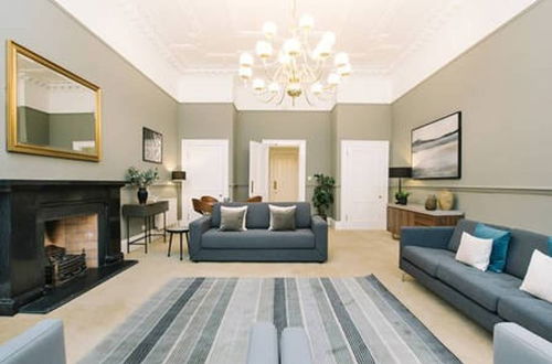 Photo 8 - Palmerston Place Residence: Luxury City Centre Apt With Private Parking