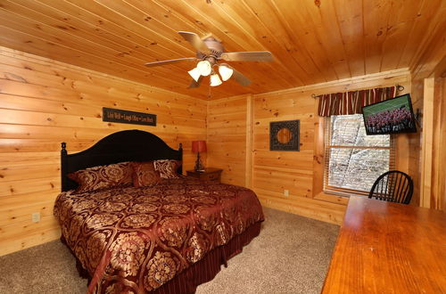 Photo 4 - Mountain Blessings - Four Bedroom Cabin